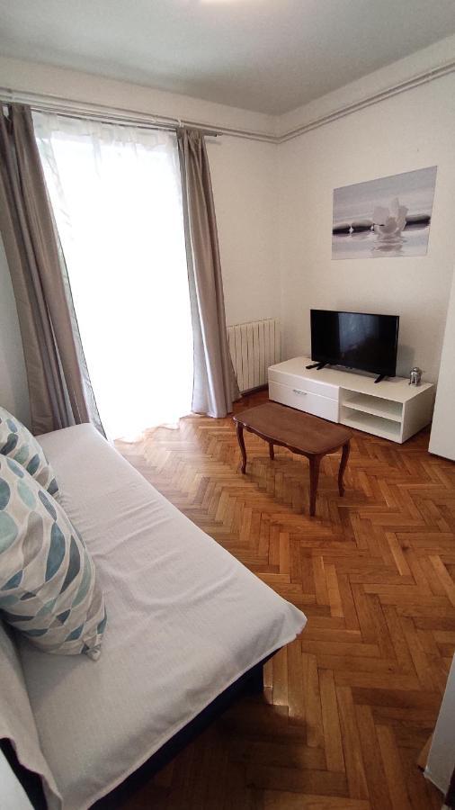 App Karmen With Free Parkig Apartment โปเรช ภายนอก รูปภาพ
