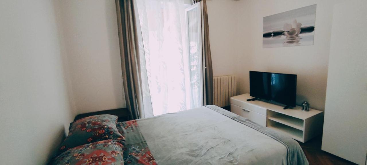 App Karmen With Free Parkig Apartment โปเรช ภายนอก รูปภาพ