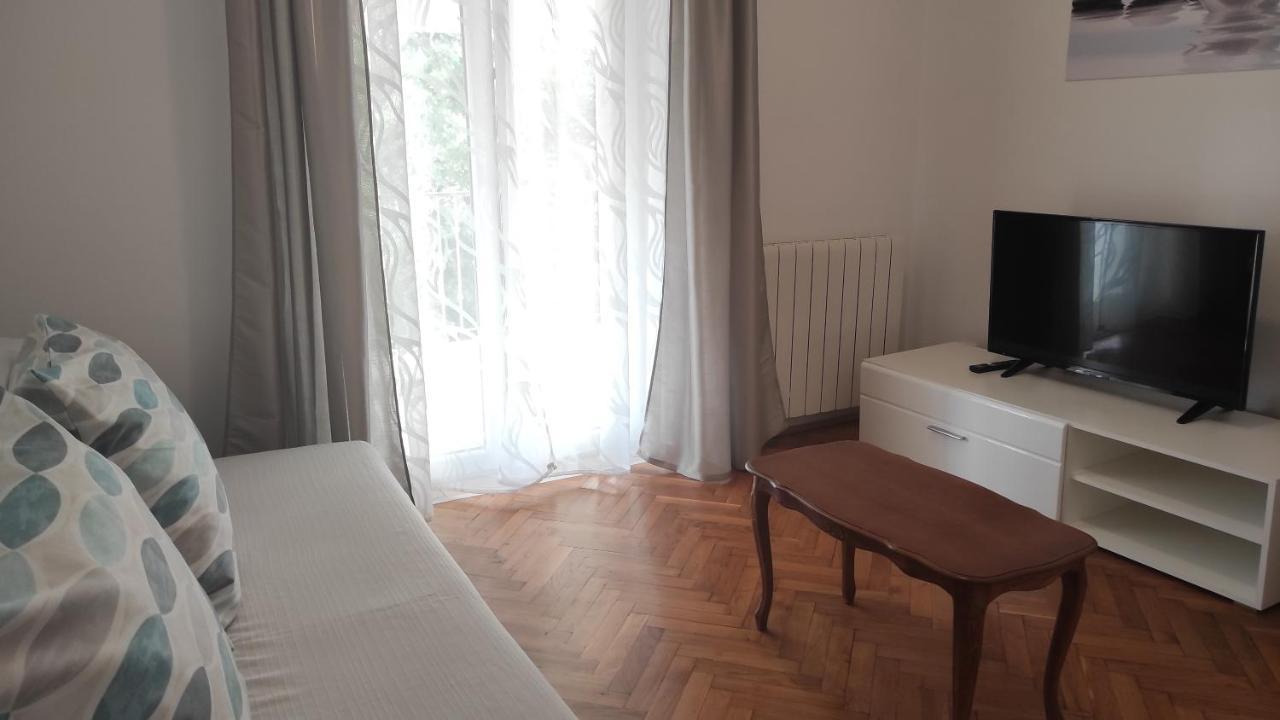 App Karmen With Free Parkig Apartment โปเรช ภายนอก รูปภาพ