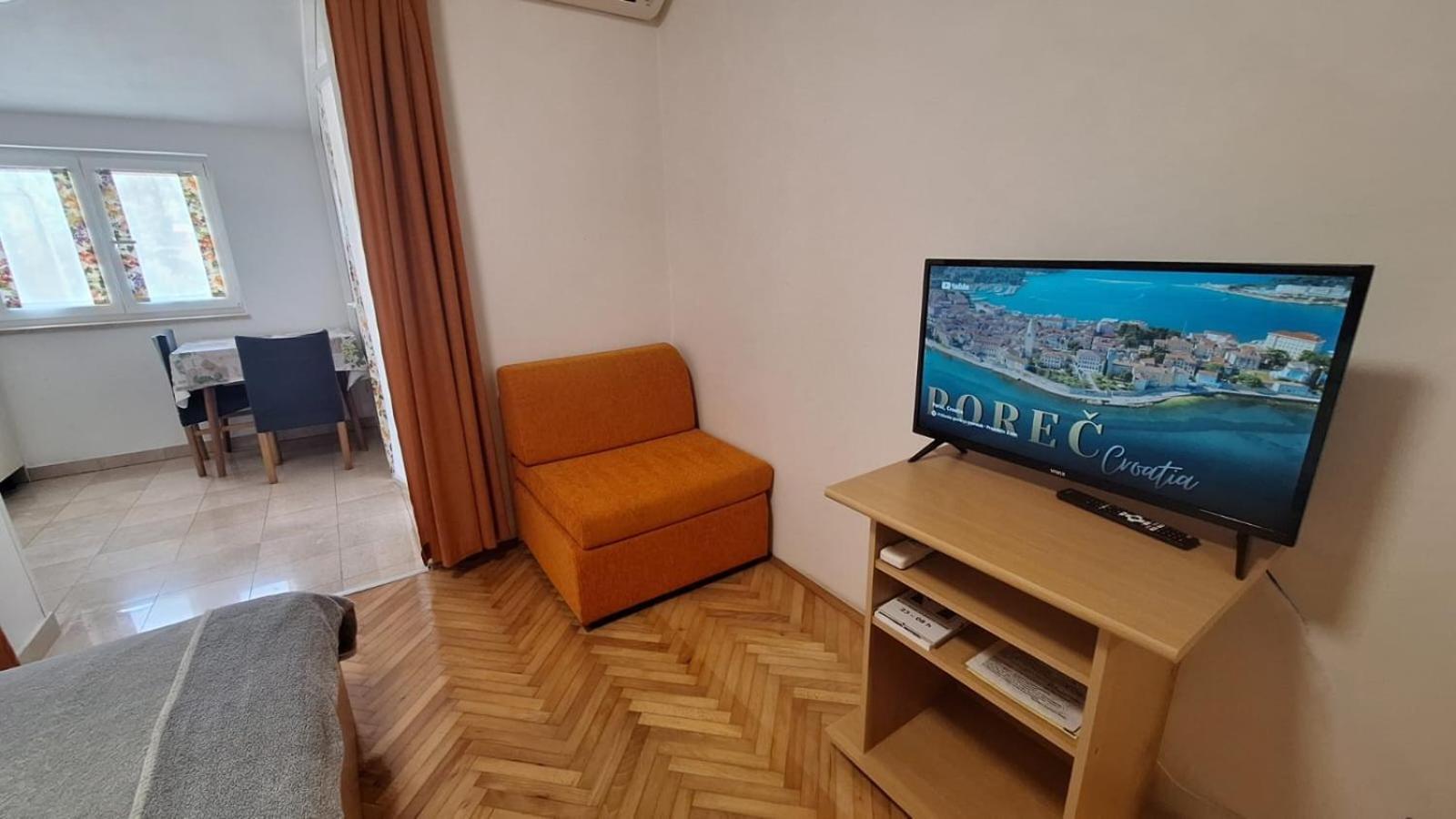 App Karmen With Free Parkig Apartment โปเรช ภายนอก รูปภาพ