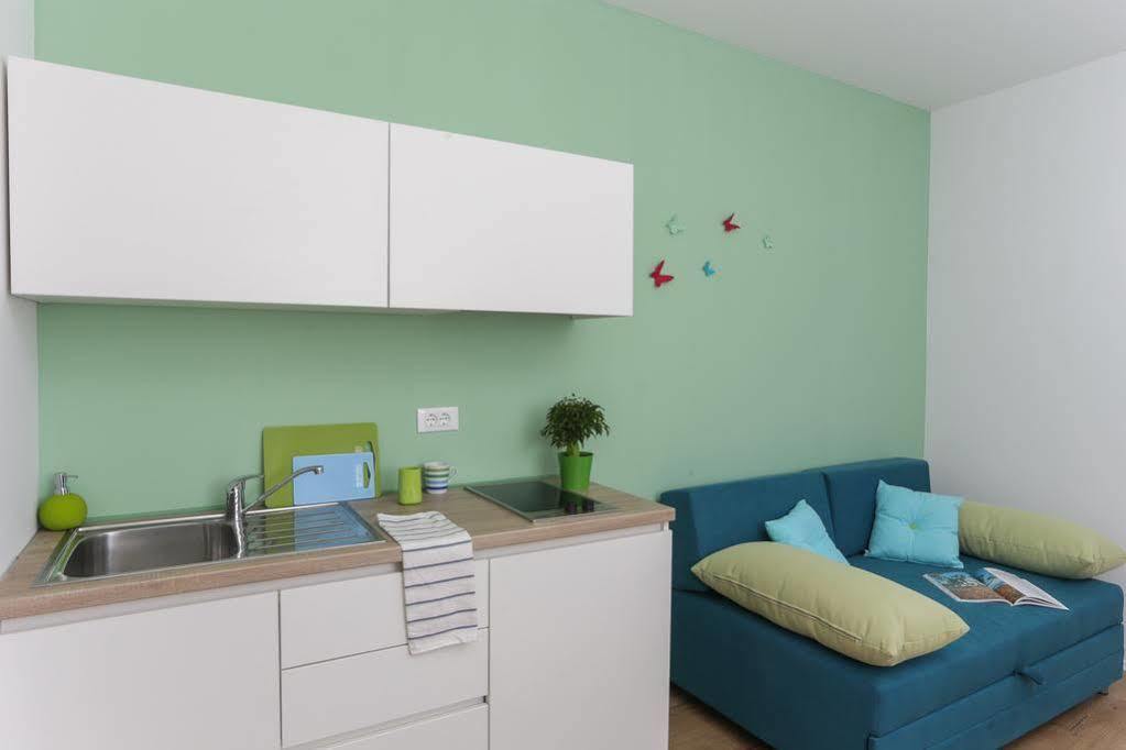App Karmen With Free Parkig Apartment โปเรช ภายนอก รูปภาพ