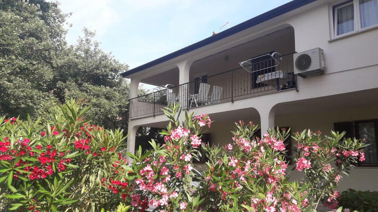 App Karmen With Free Parkig Apartment โปเรช ภายนอก รูปภาพ